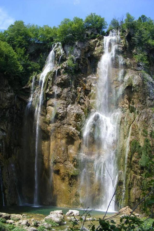 两会声音|王延容代表:支持龙水湖旅游度假区打造成渝地区康养基地